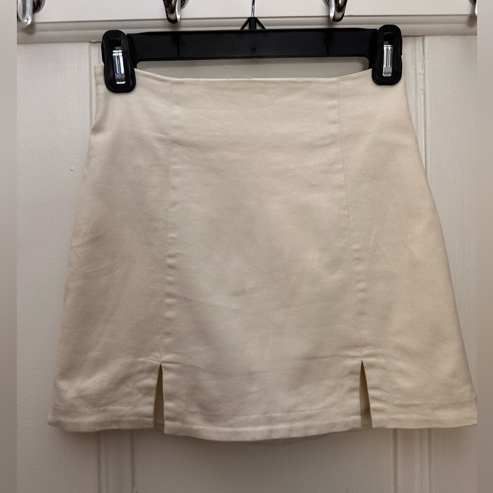 ASTR The Label cream mini skirt
